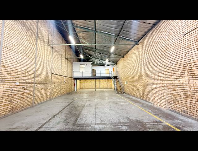 215M² WAREHOUSE TO LET IN WADEVILLE